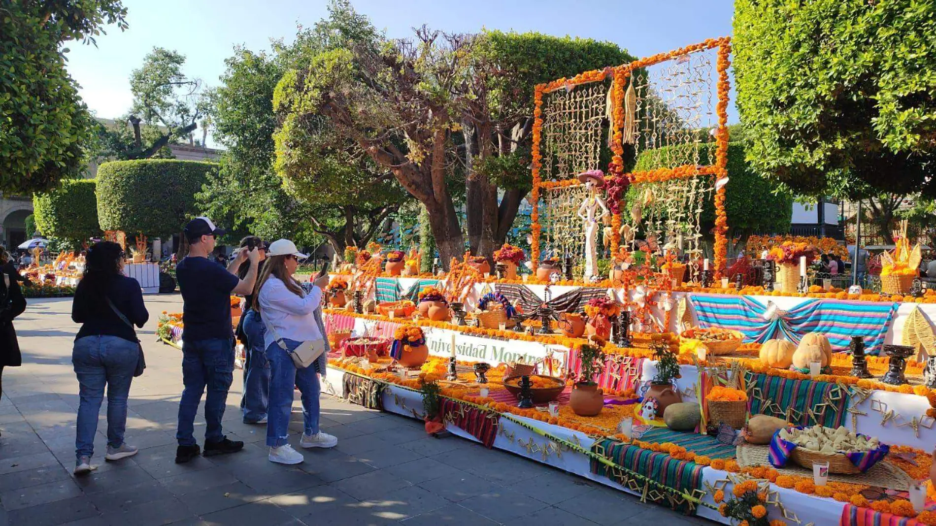 turistas día de muertos javv